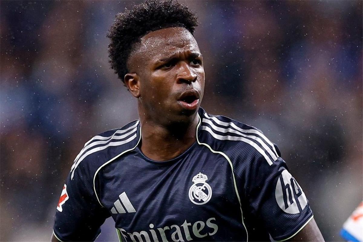 مانشستر سيتي يستهدف ضم فينيسيوس جونيور من ريال مدريد في صفقة نارية